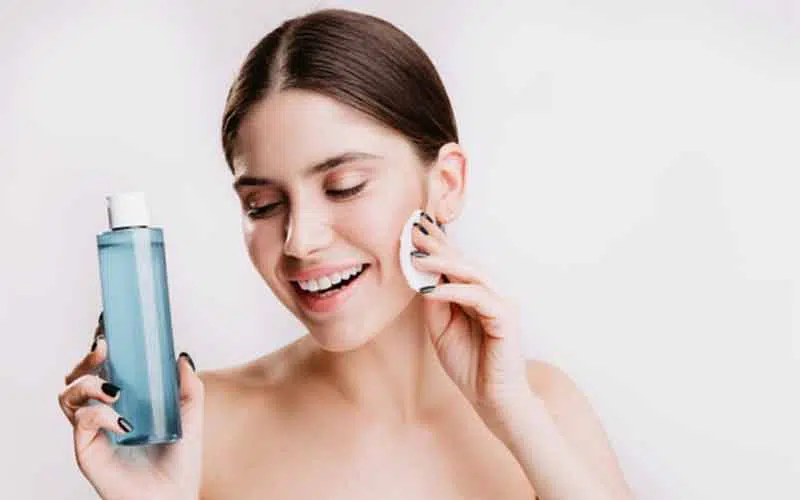 بهترین محلول پاک کننده آرایش صورت